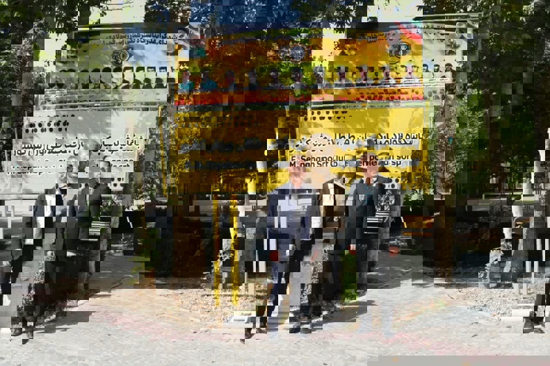 1898690