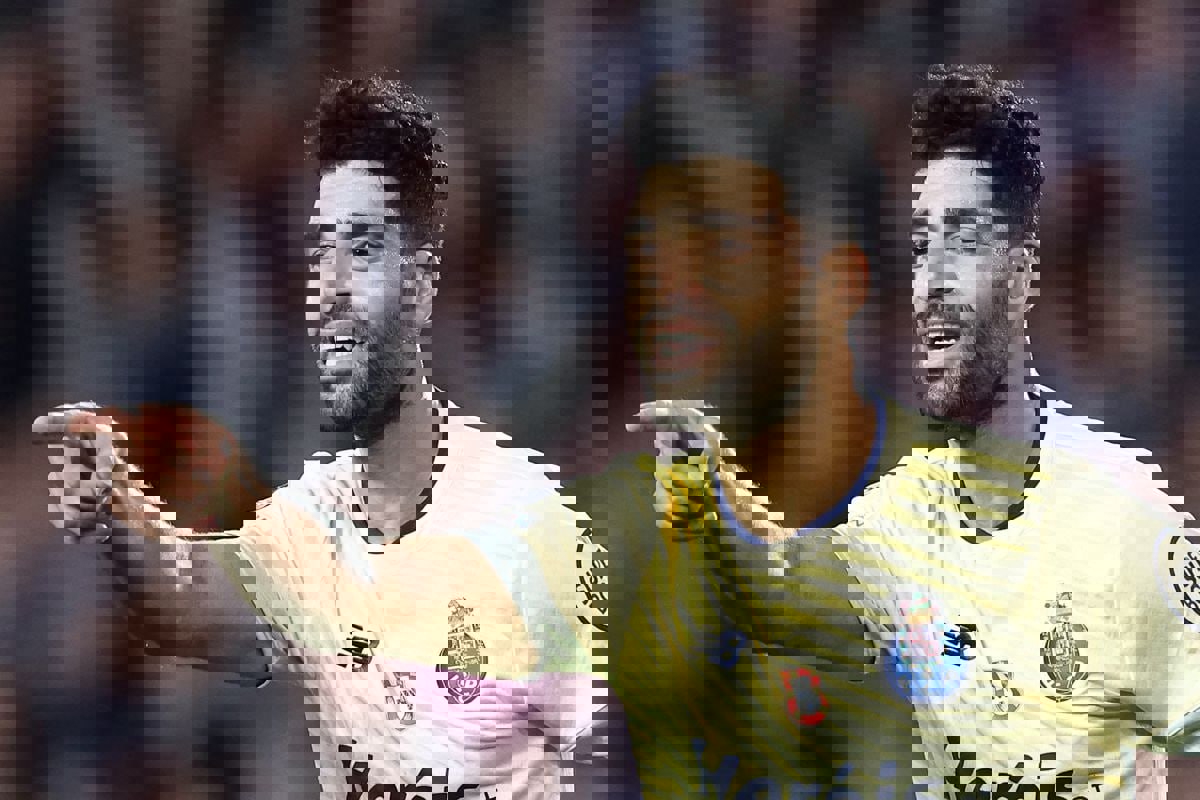 1898408