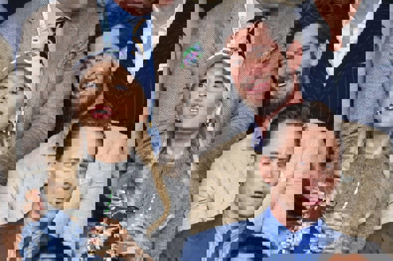 1898551