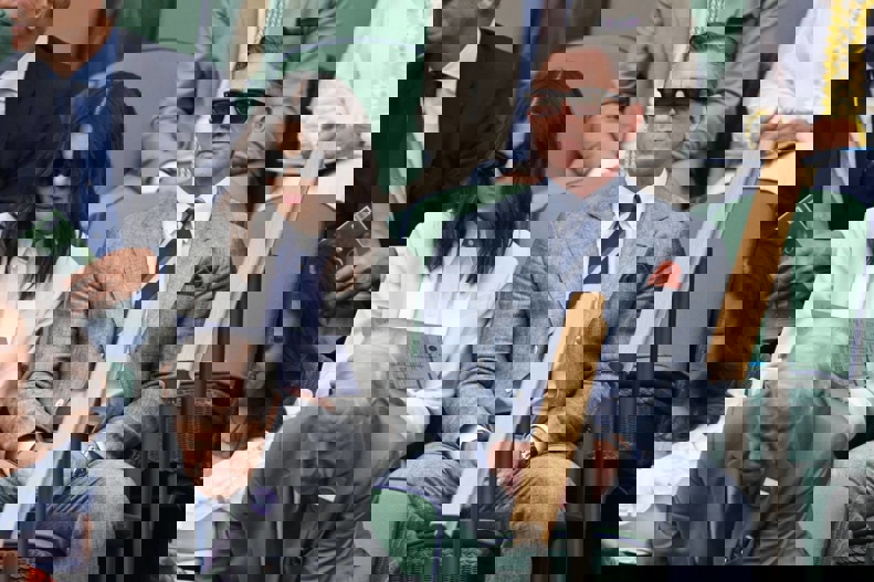 1898549