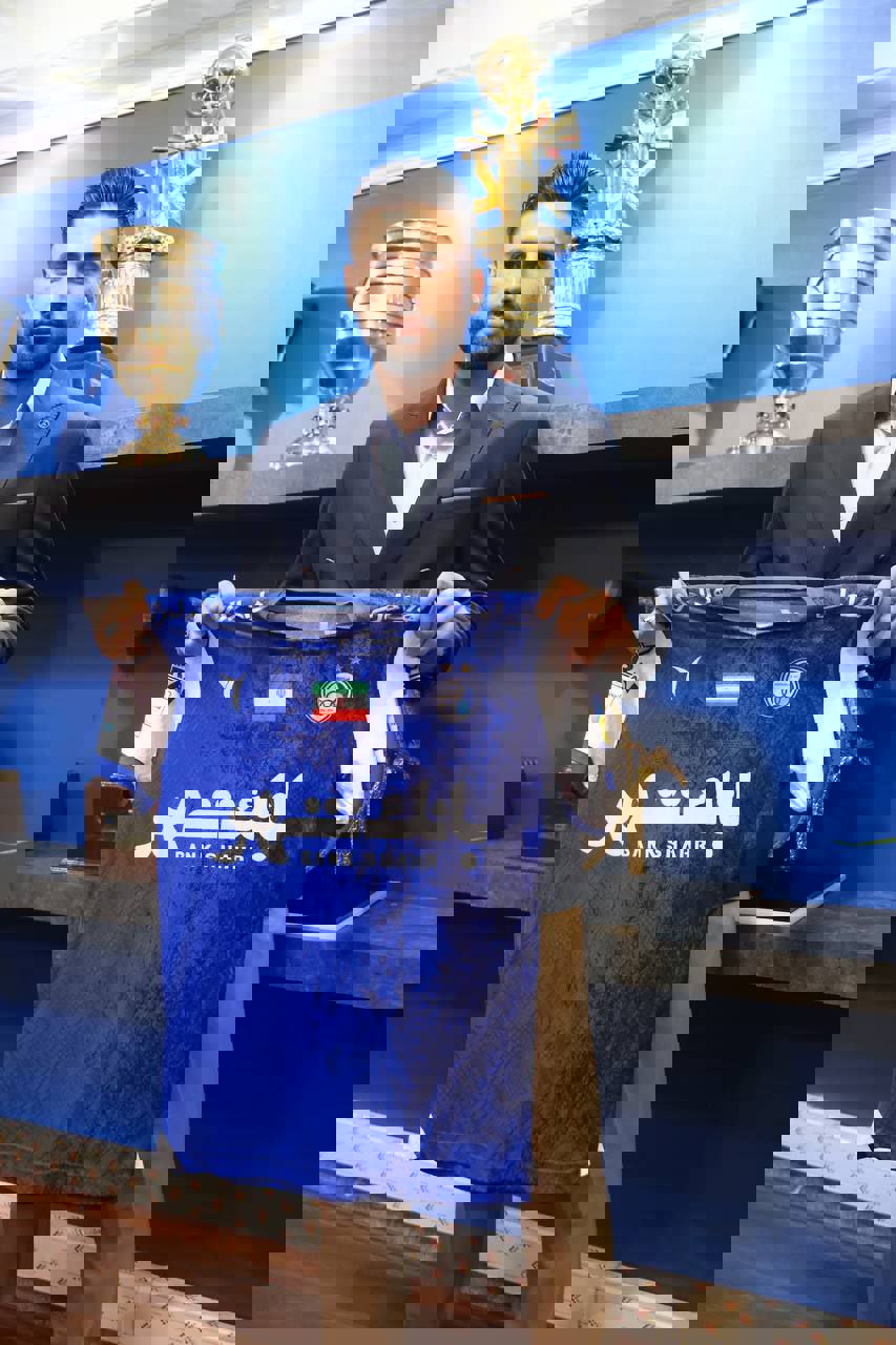 1898603