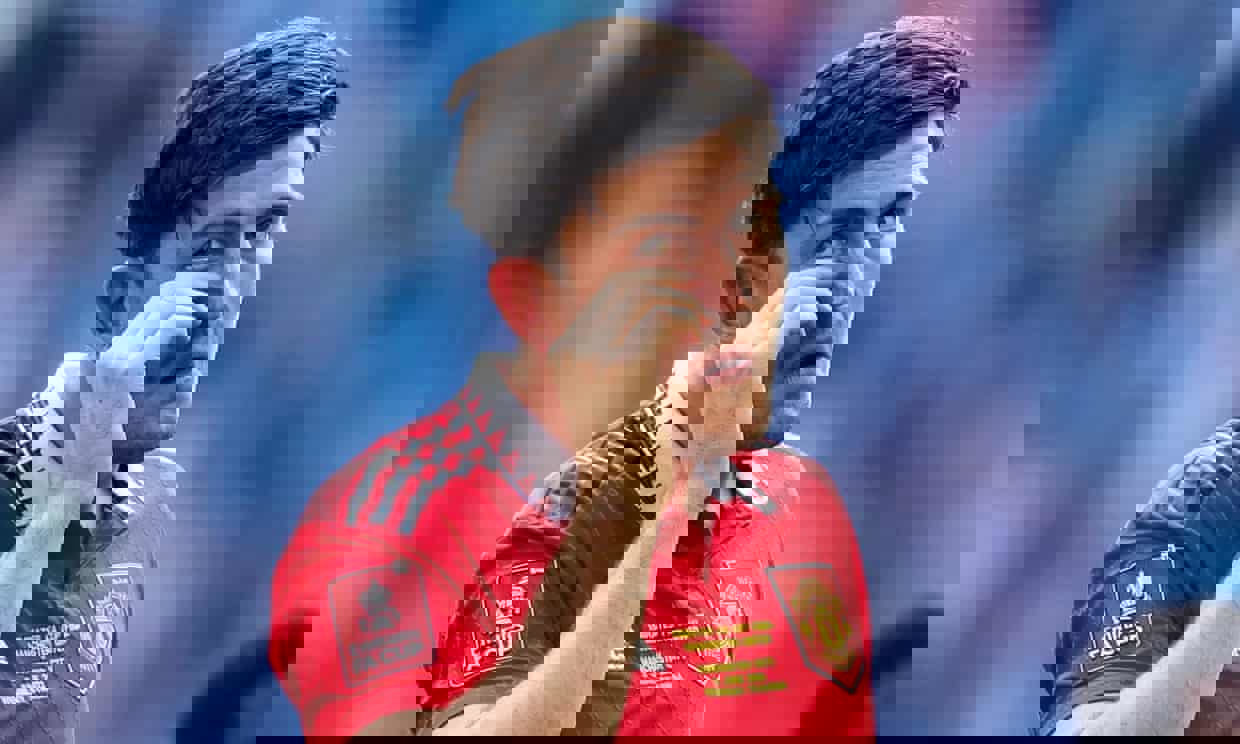 1898597