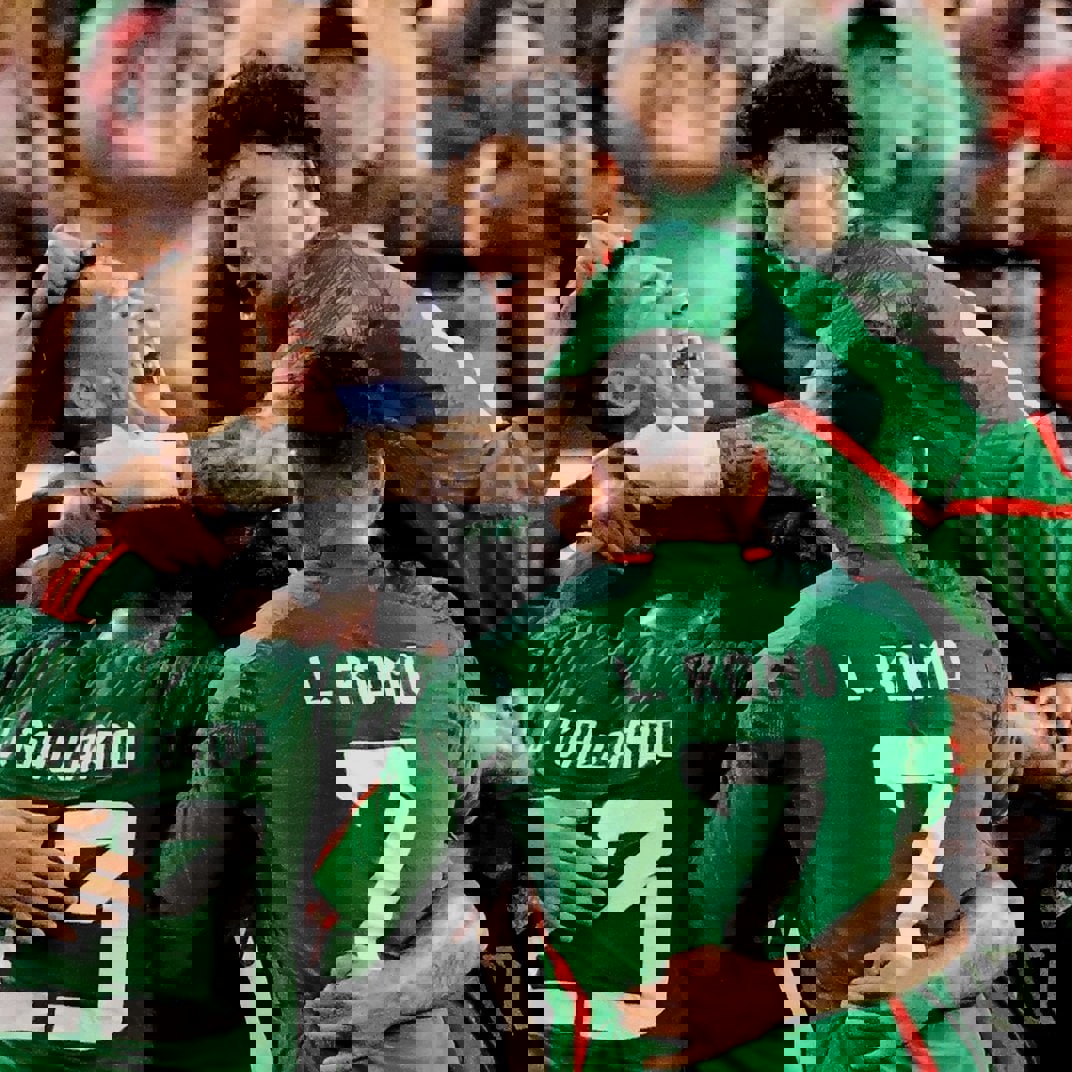 1898834