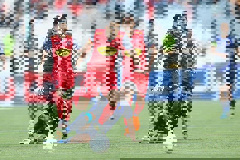 شاگردان خطیبی و گل‌محمدی مقابل هم