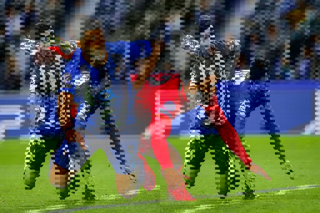 1899314