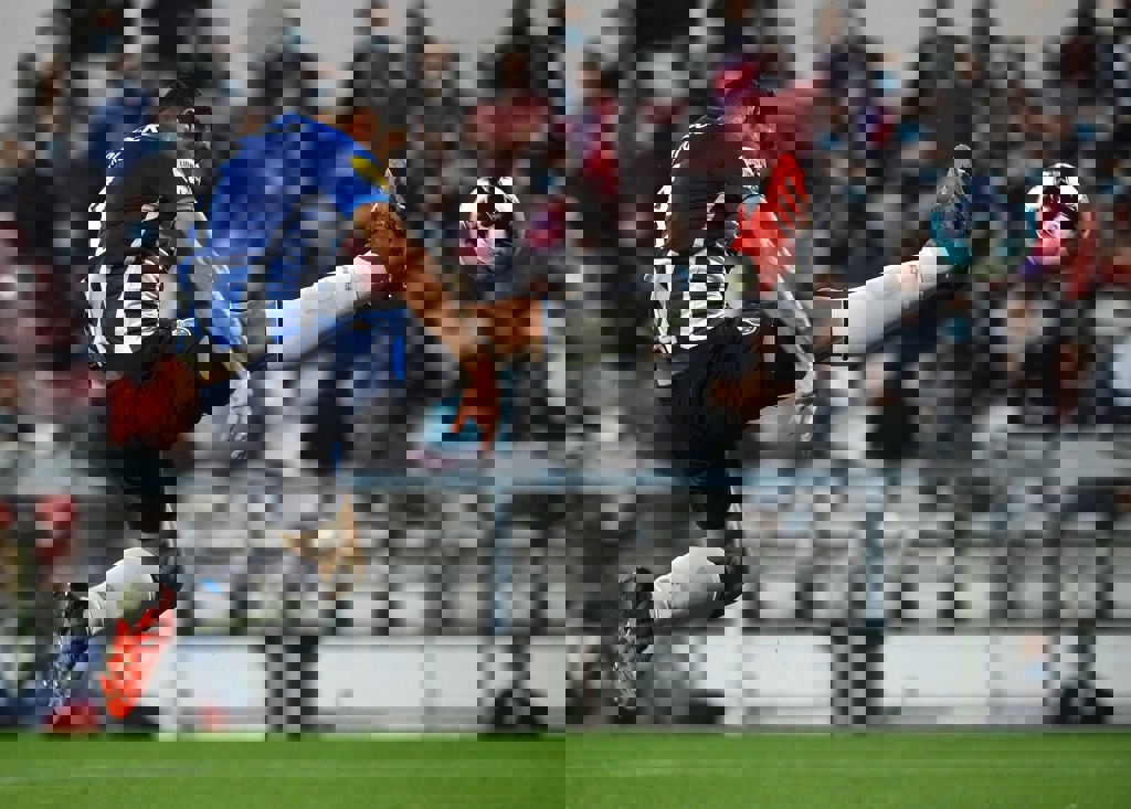 1899313
