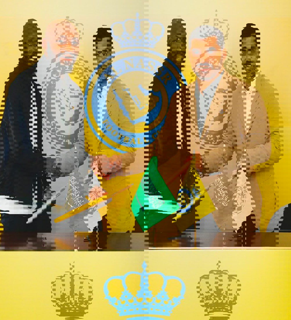 1899404