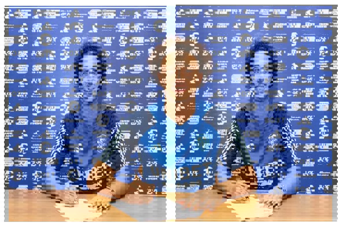 1899635