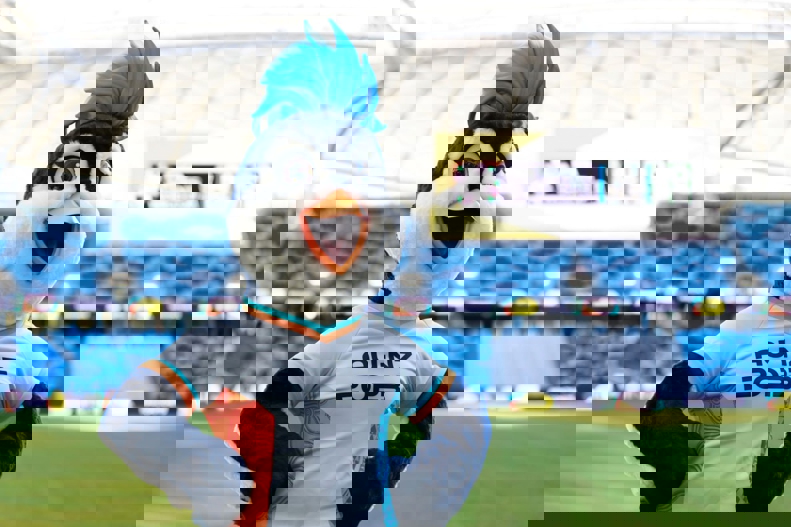 1899922