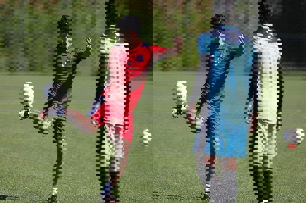 1899906