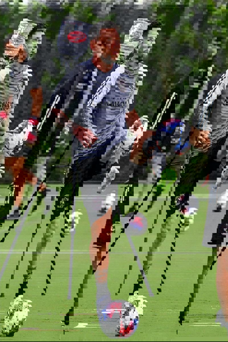 1900446
