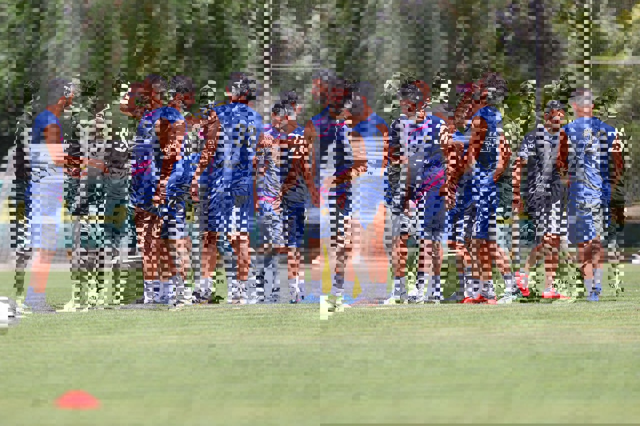 1900471