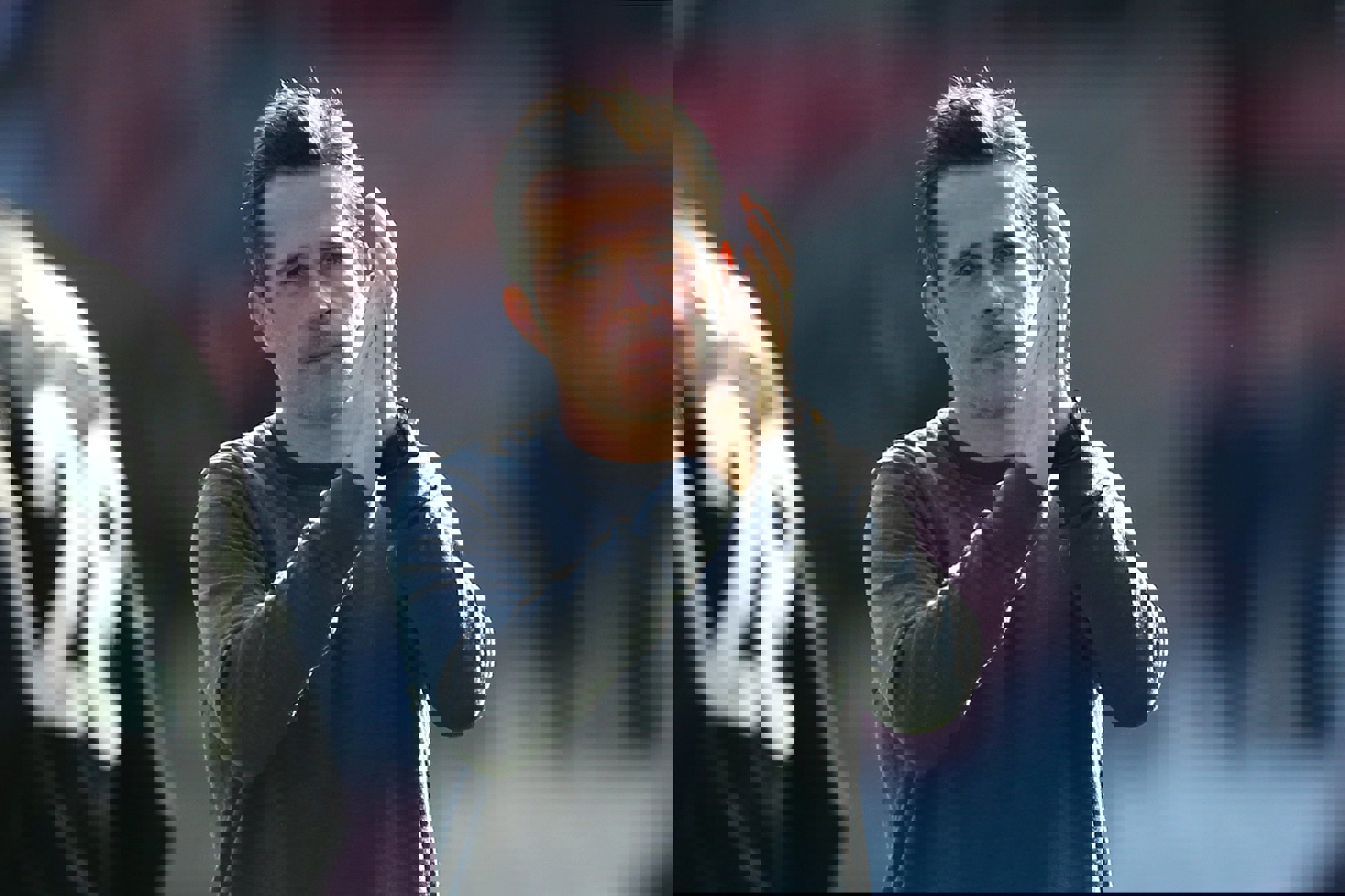 1900281