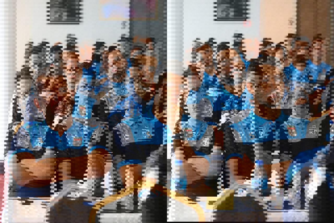 1900304
