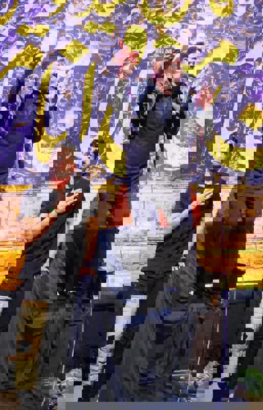 1900301
