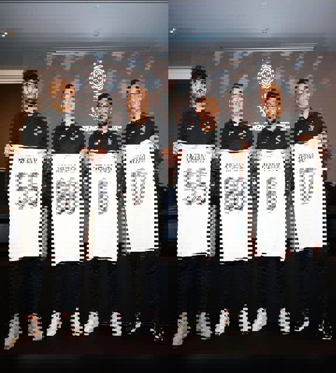 1900368