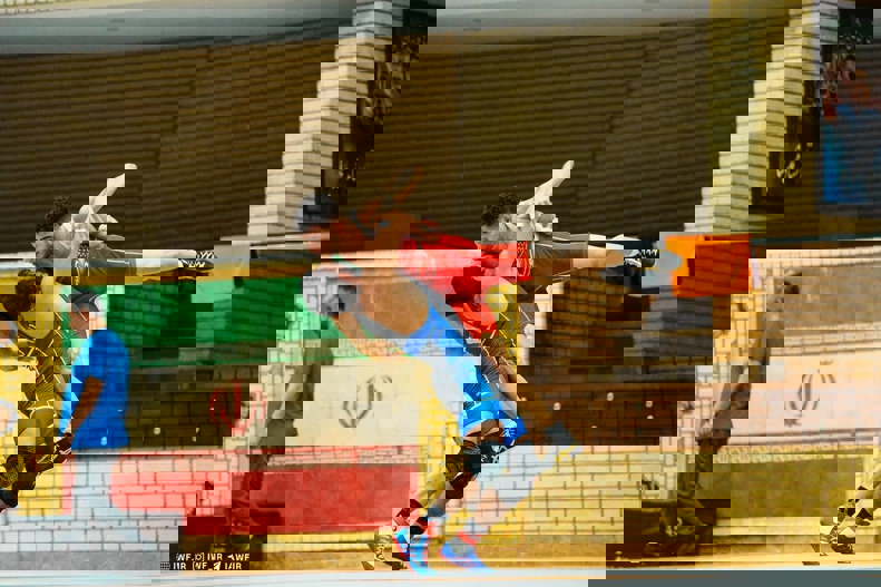 1900339