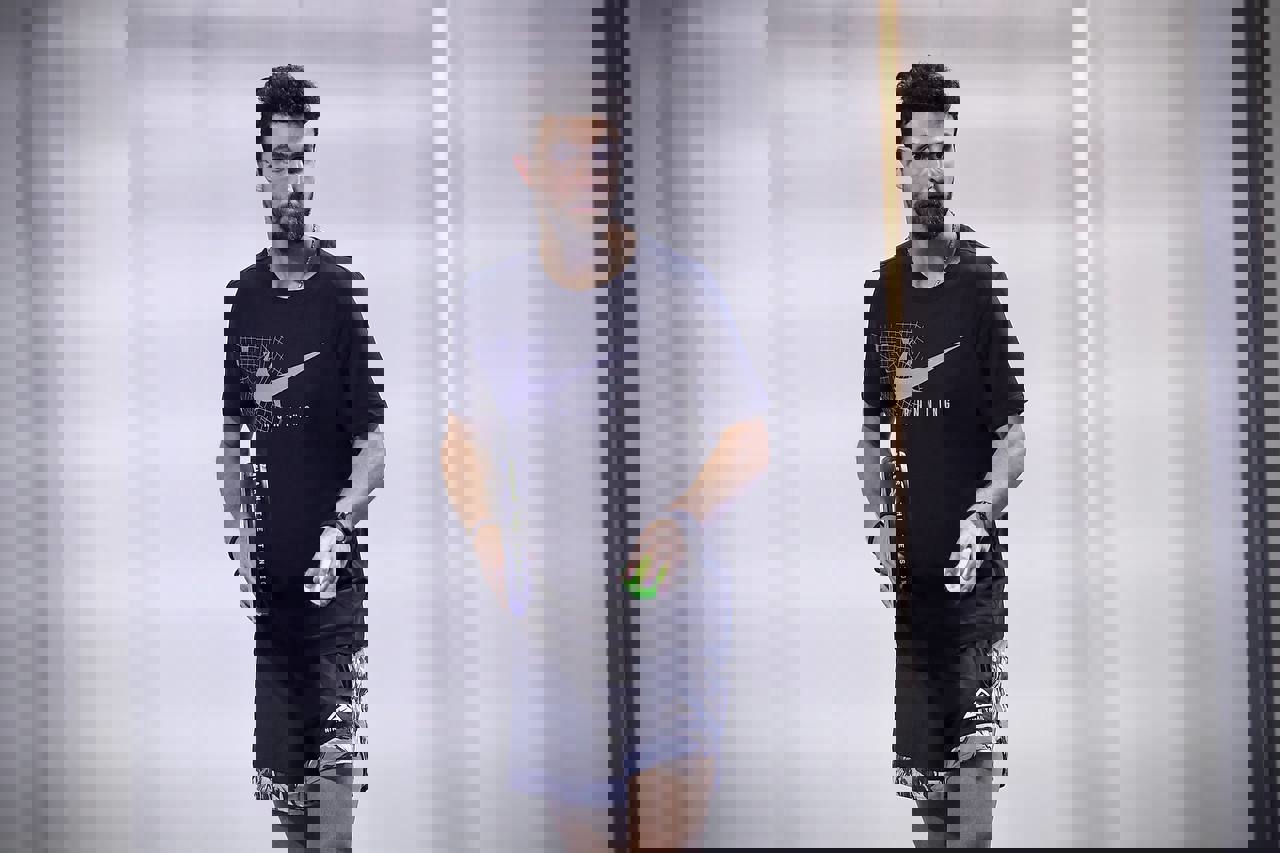 1900382