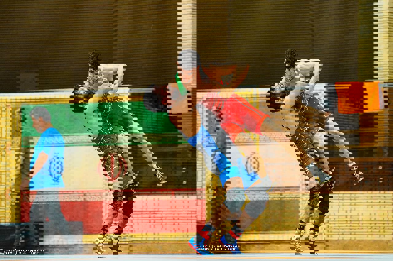 1900340