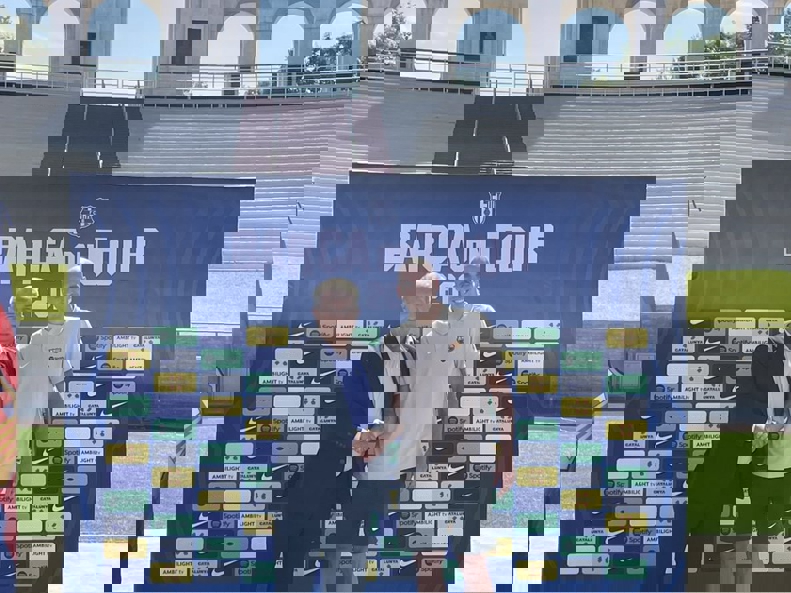 1900404