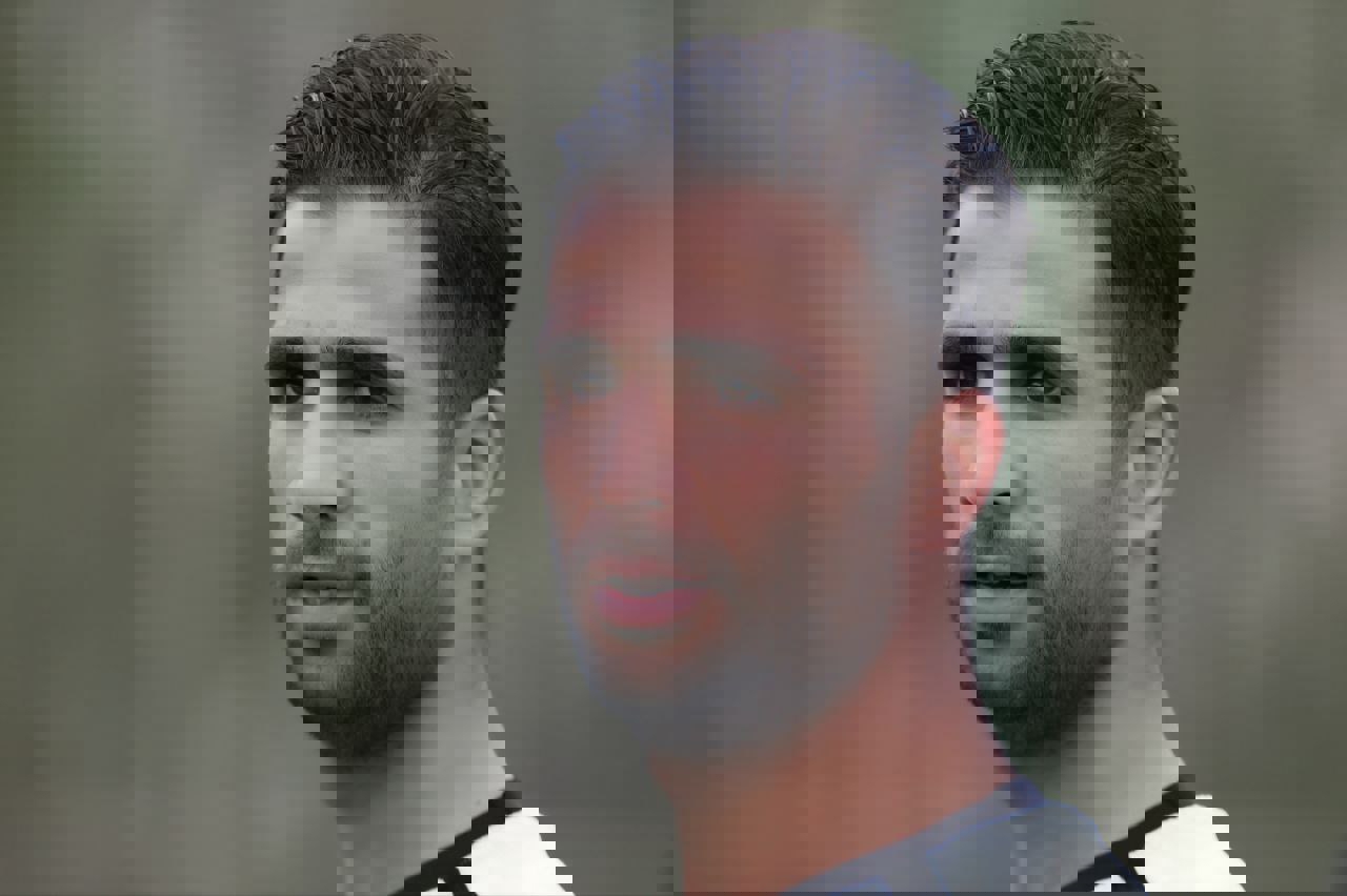 1900494