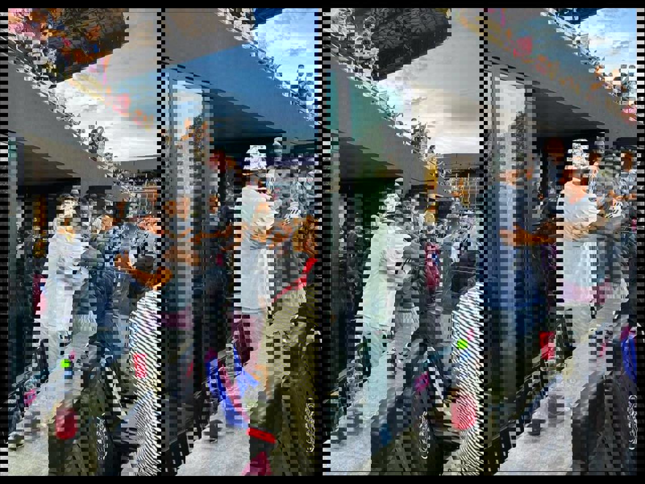 1900537