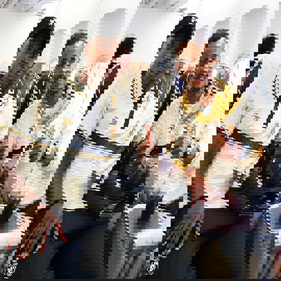 1900579