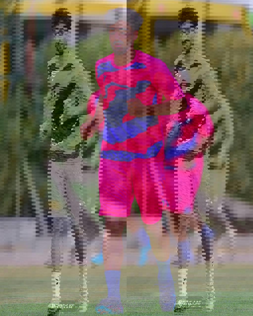 1900588