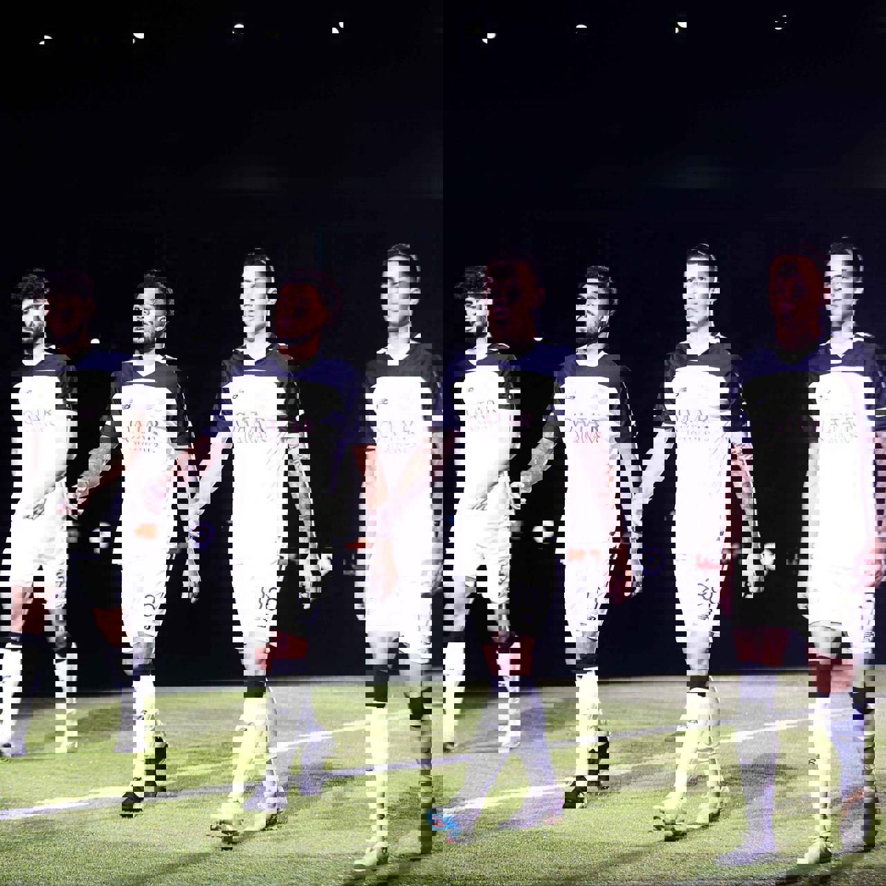 1900597