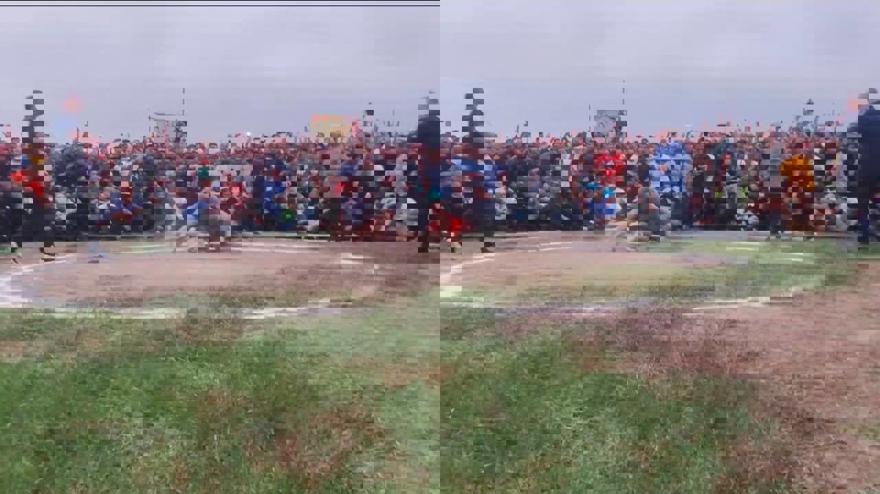 1900552