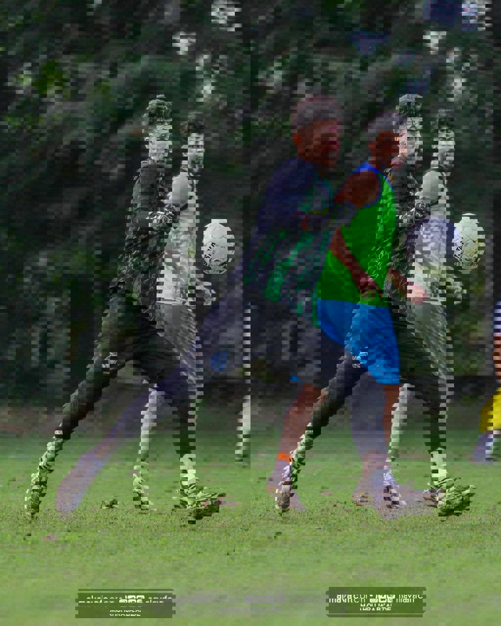1900592