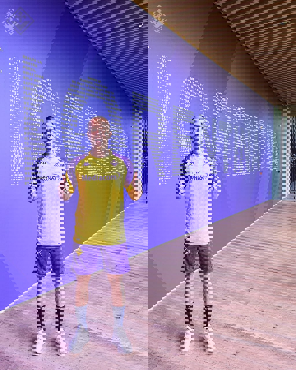1900737