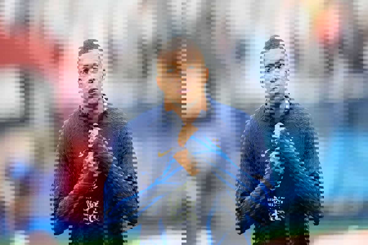 1900739