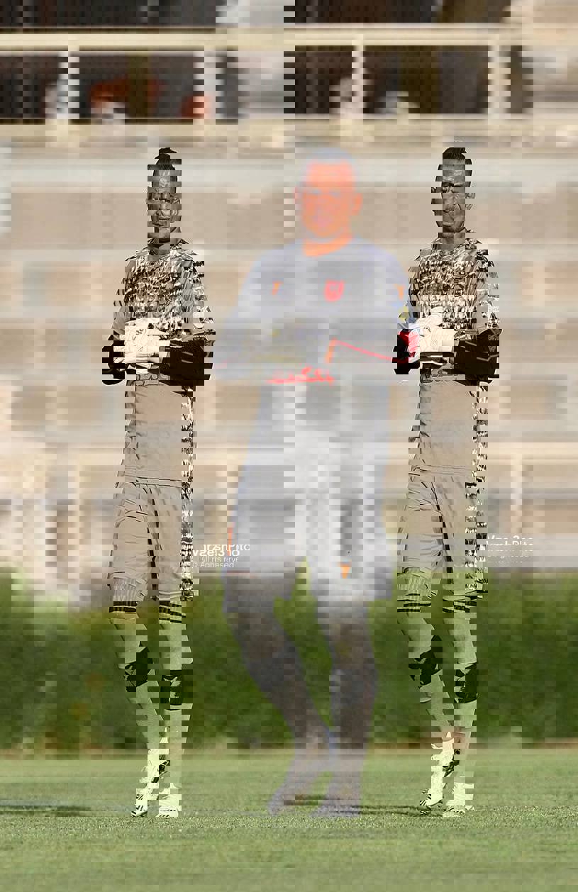 1900888