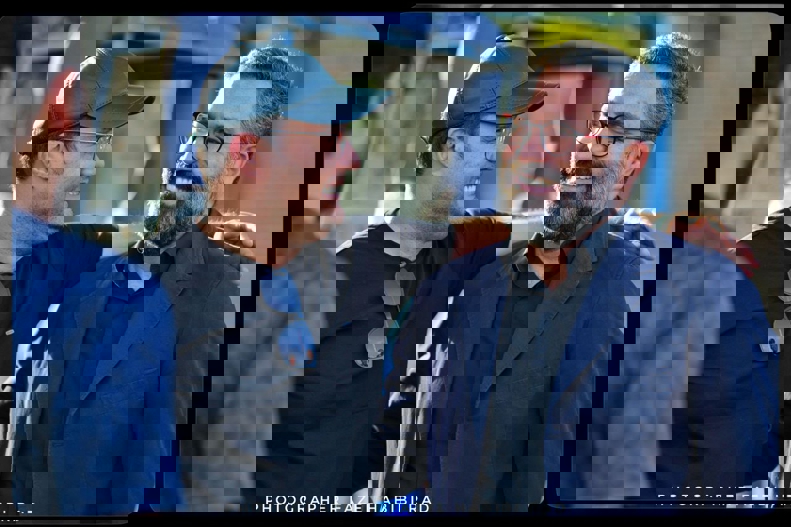1900931