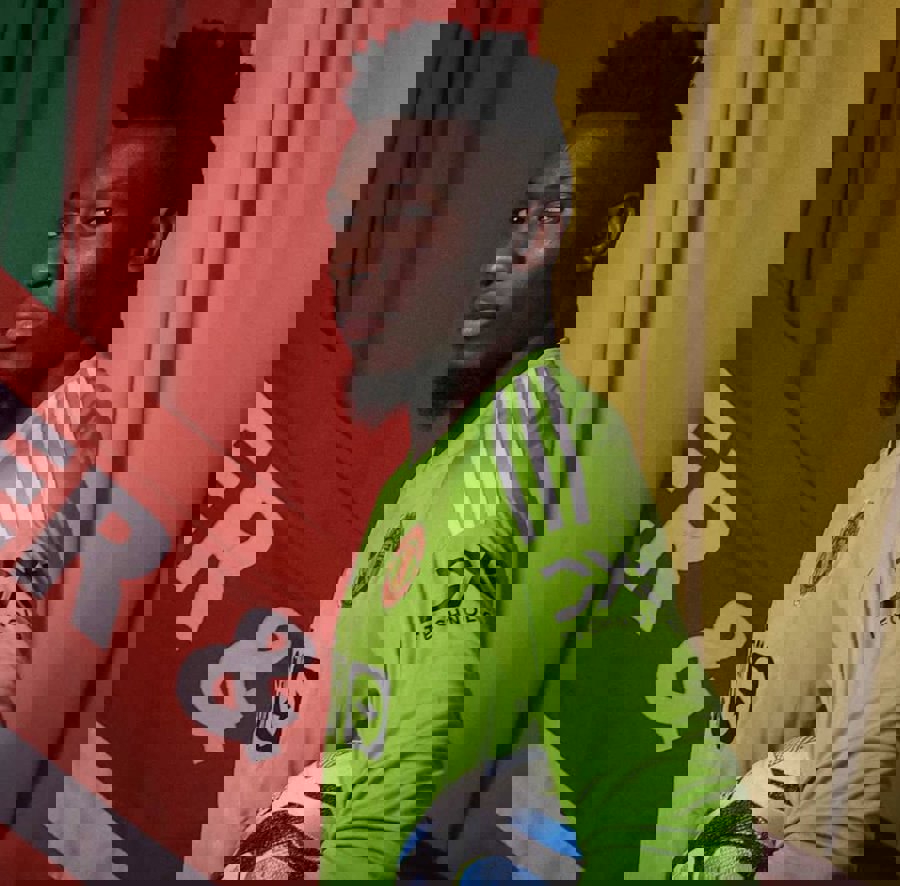1901100