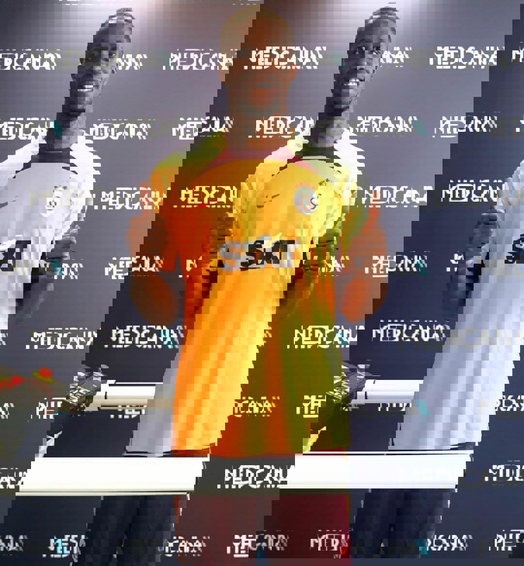 1901499