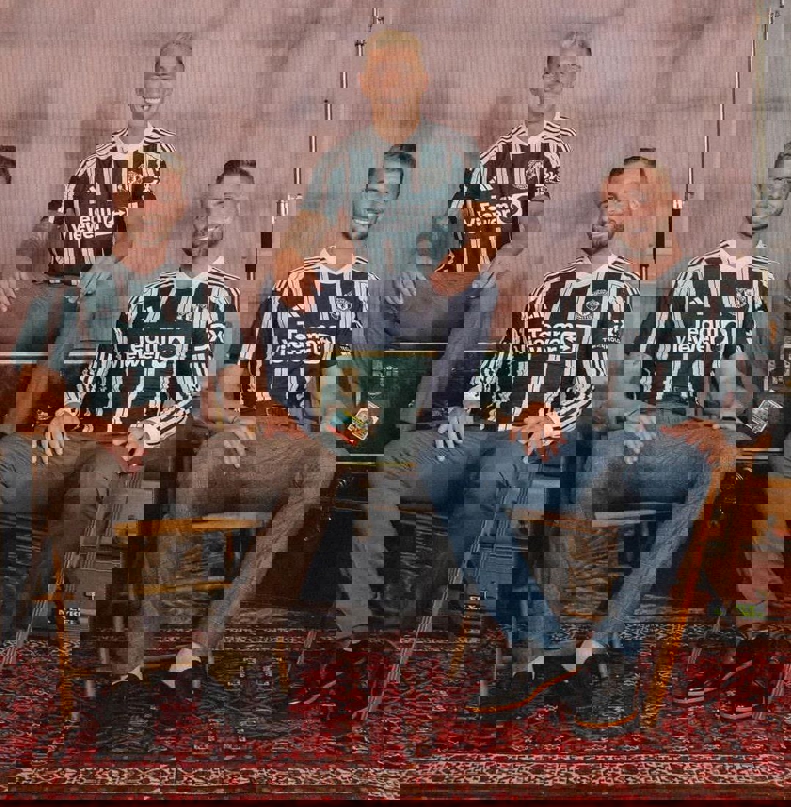 1901301