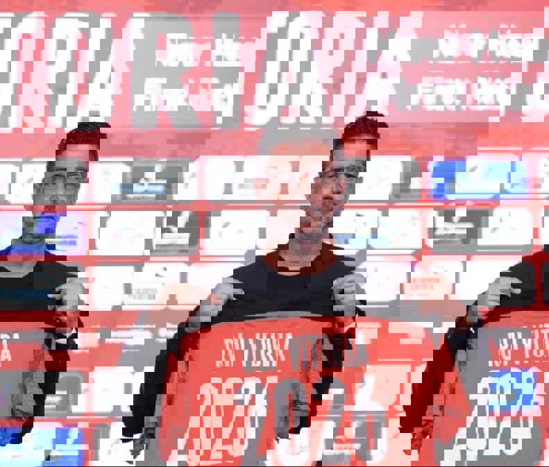 1901406