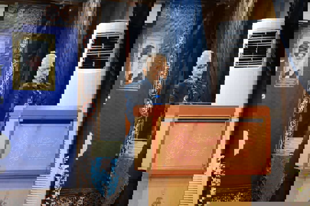 1901458