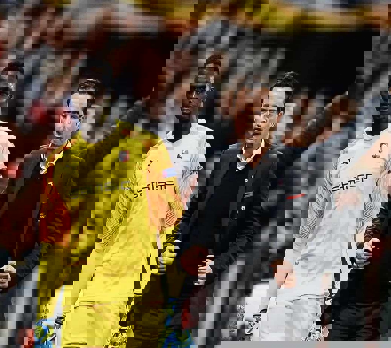 1901512