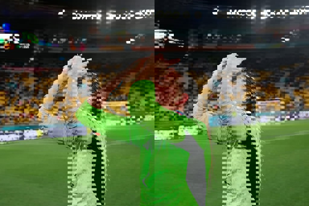 1901621