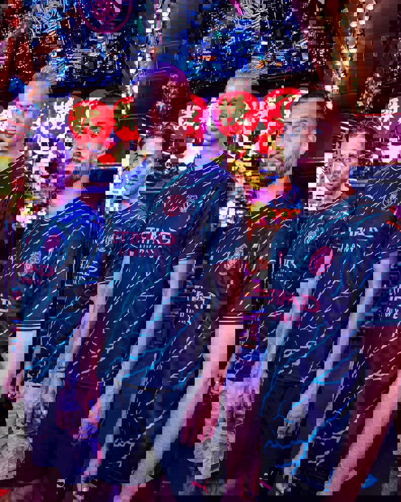 1901605