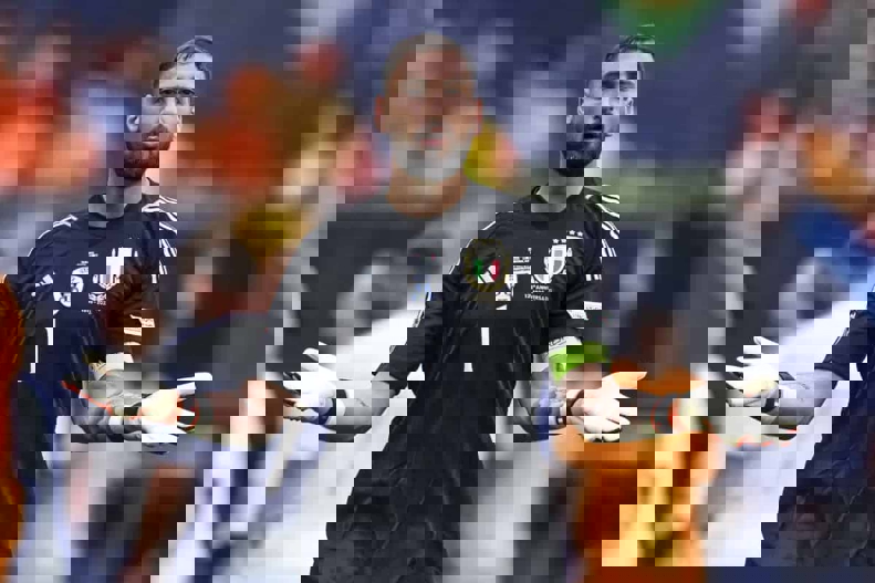 1901644