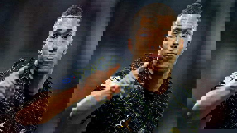 1901832