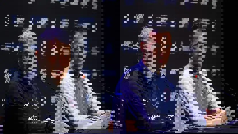 1901986