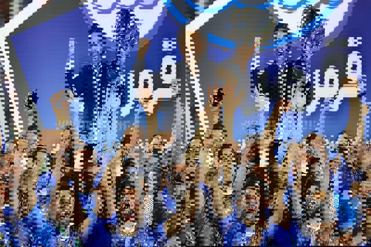 1901978