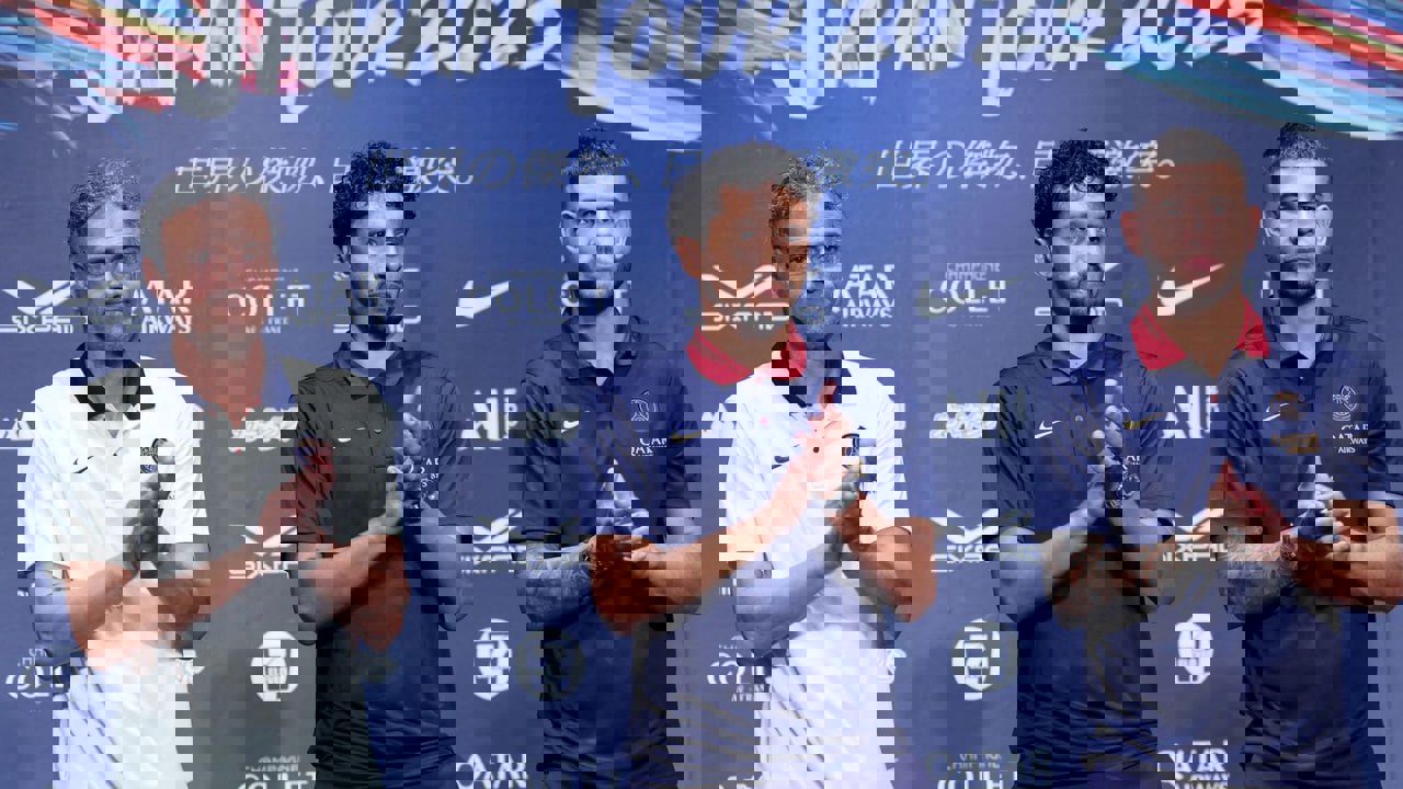 1902137