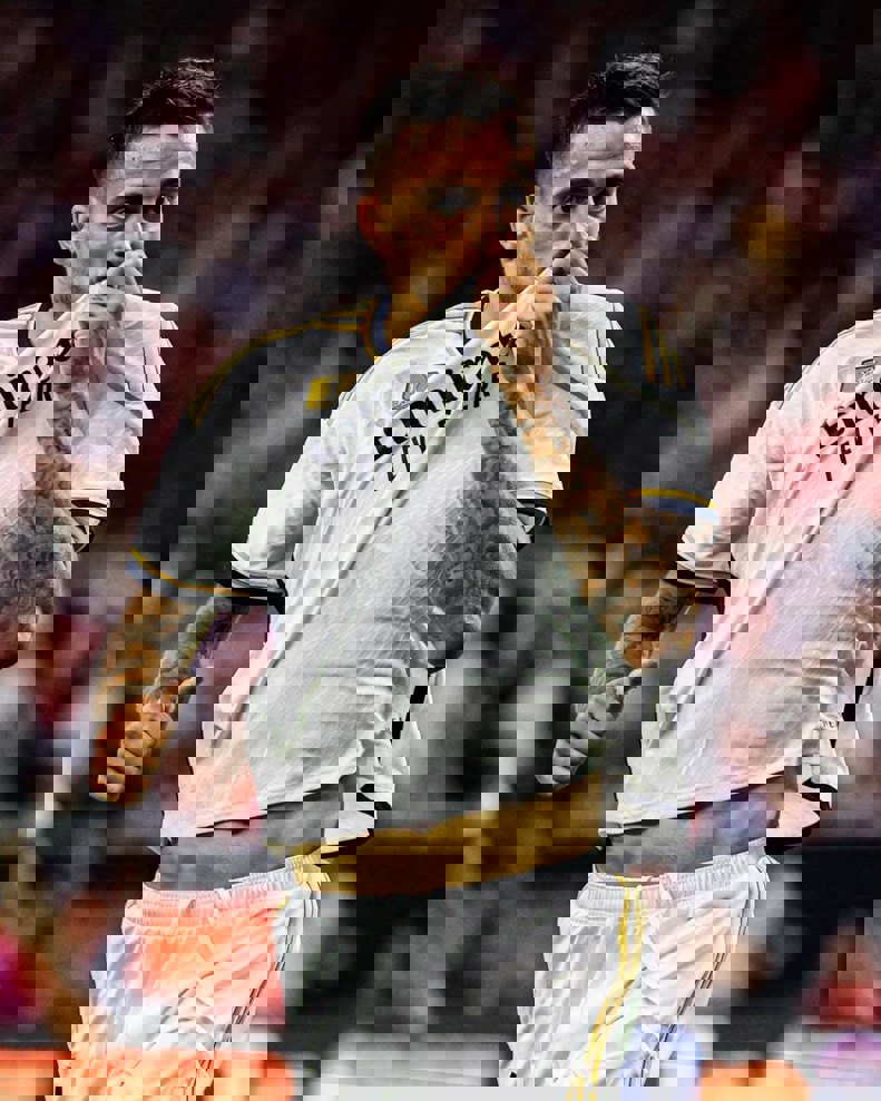 1902326