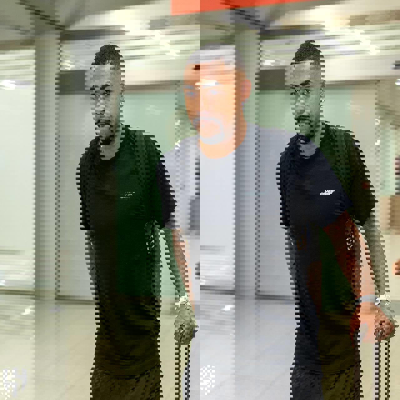 1902302